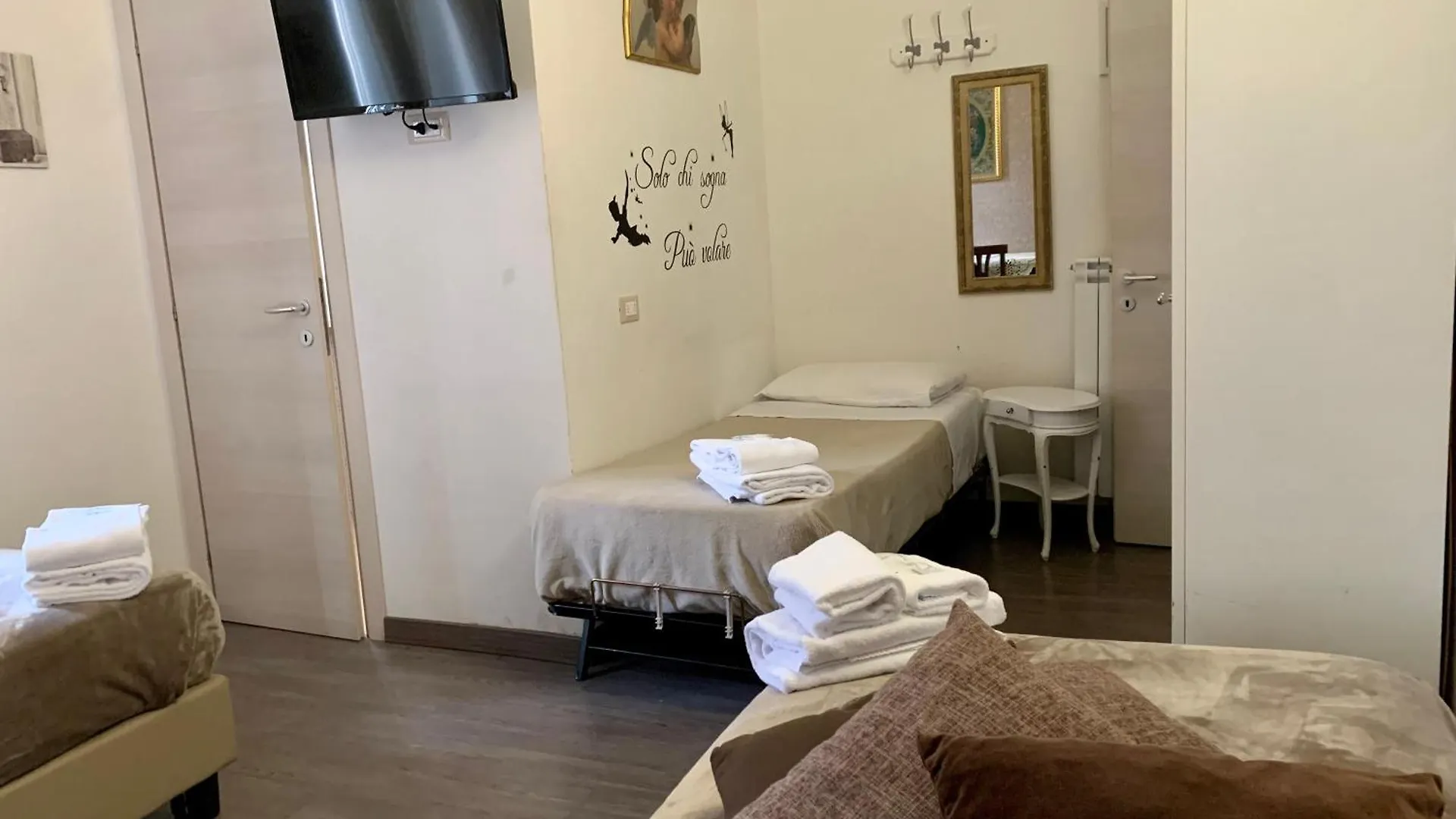 Guest House Casa Vicenza Rome 3*,