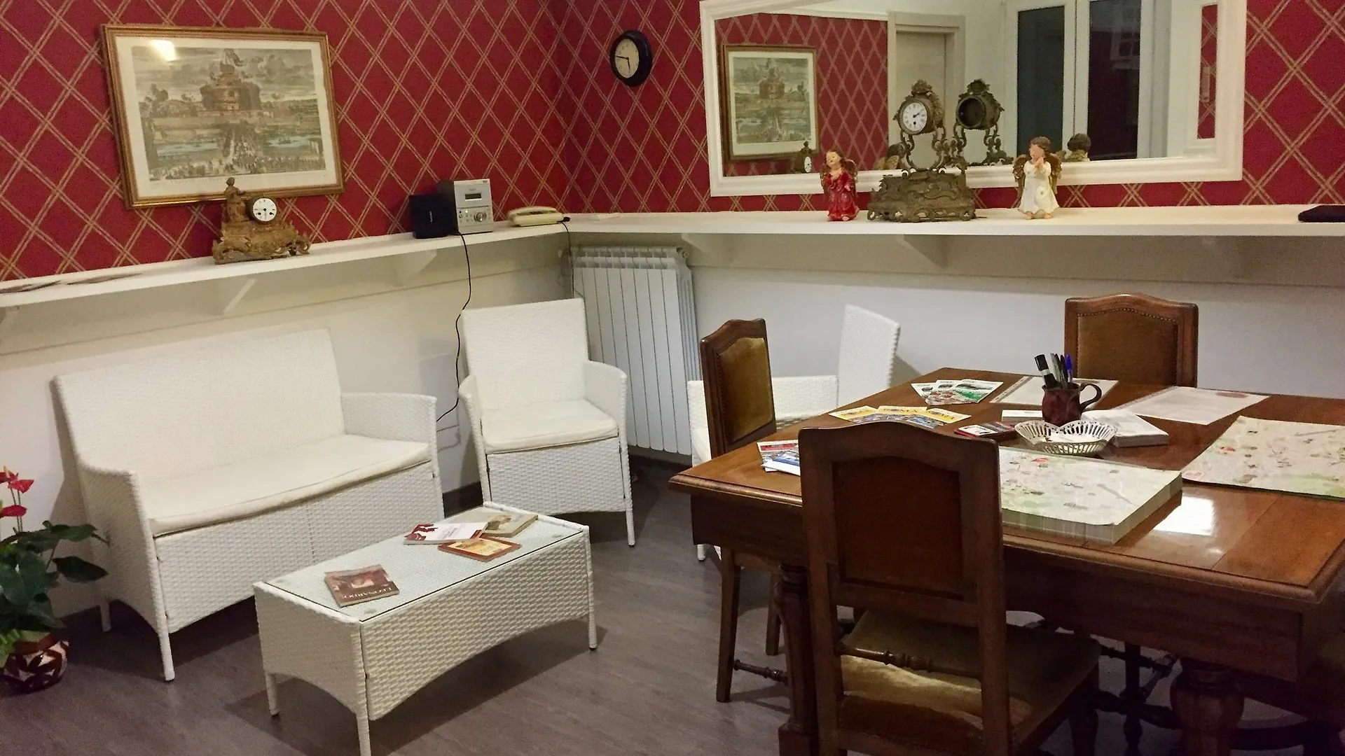 ***  Guest House Casa Vicenza Rome Italy