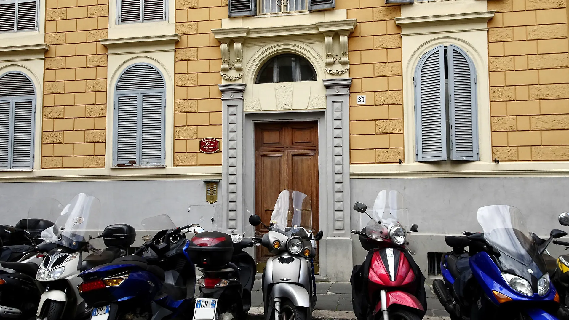 Guest House Casa Vicenza Rome 3*,